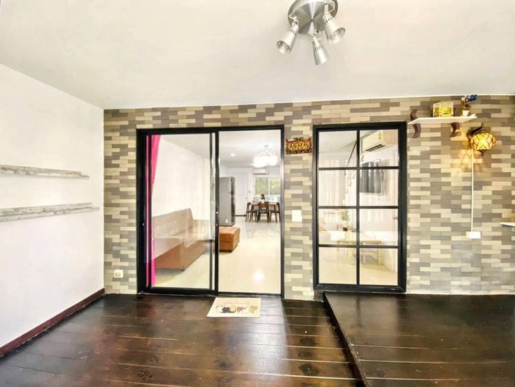 ตกแต่งครบ อื่นๆ 132 ตร.ม. 3 ห้องนอน 3 ห้องน้ำ ทาวน์เฮาส์สำหรับ ขายใน ดอกไม้ รูปที่ 3