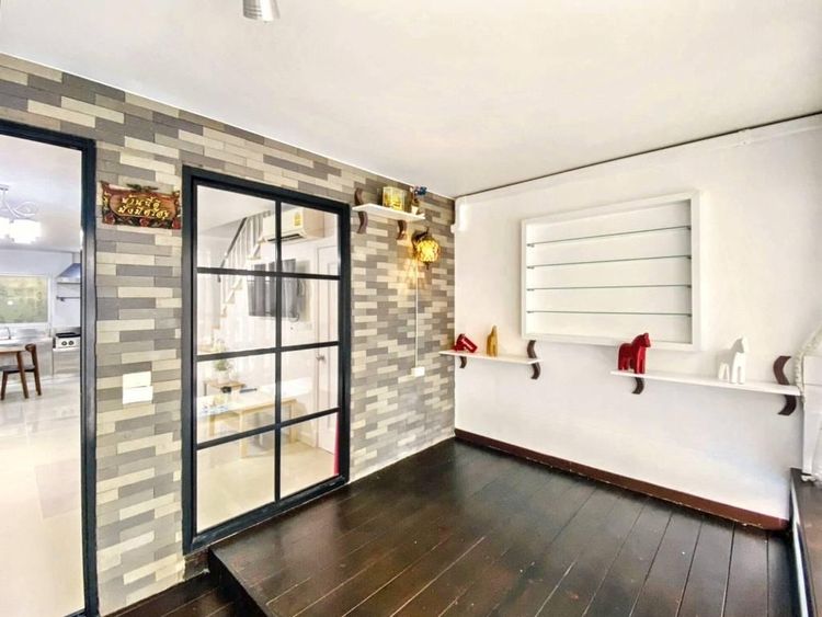 ตกแต่งครบ อื่นๆ 132 ตร.ม. 3 ห้องนอน 3 ห้องน้ำ ทาวน์เฮาส์สำหรับ ขายใน ดอกไม้ รูปที่ 2