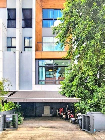 185 ตร.ม. 3 ห้องนอน 3 ห้องน้ำ ทาวน์เฮาส์สำหรับ ขายใน สวนหลวง