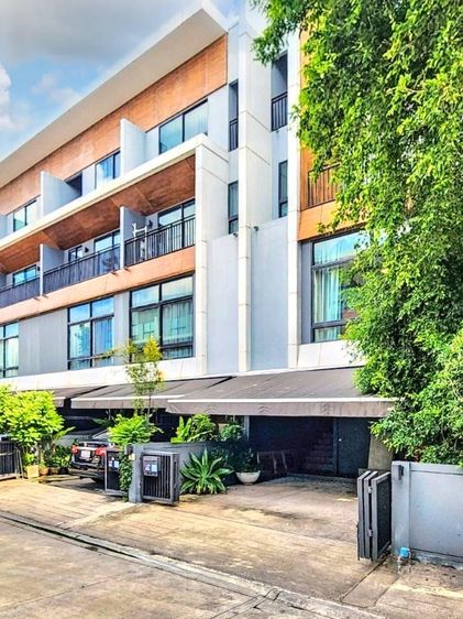 ตกแต่งครบ Ananda Development 185 ตร.ม. 3 ห้องนอน 3 ห้องน้ำ ทาวน์เฮาส์สำหรับ ขายใน สวนหลวง รูปที่ 2