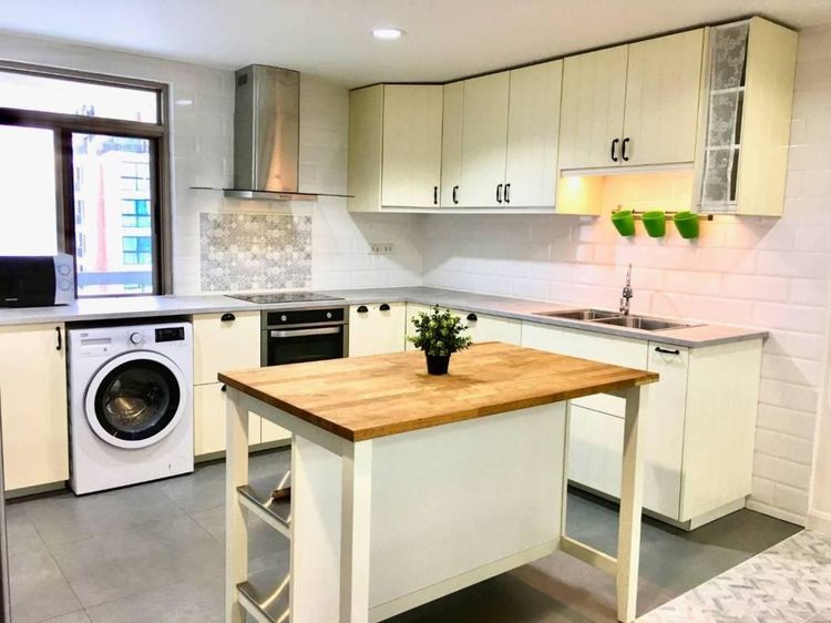 ตกแต่งครบ อื่นๆ 144 ตร.ม. 3 ห้องนอน 2 ห้องน้ำ คอนโดสำหรับ ขายใน คลองตันเหนือ รูปที่ 2