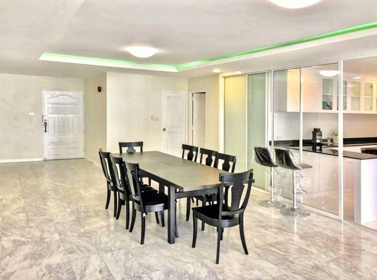 ตกแต่งครบ อื่นๆ 236 ตร.ม. 3 ห้องนอน 1 ห้องน้ำ คอนโดสำหรับ ขายใน คลองตันเหนือ รูปที่ 2