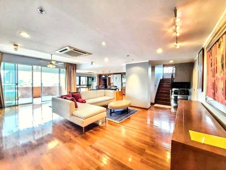 ตกแต่งครบ อื่นๆ 290 ตร.ม. 4 ห้องนอน 3 ห้องน้ำ คอนโดสำหรับ ขายใน คลองเตยเหนือ