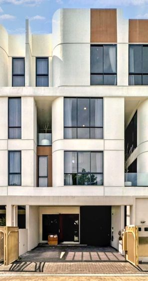 250 ตร.ม. 3 ห้องนอน 3 ห้องน้ำ ทาวน์เฮาส์สำหรับ ขายใน บางโพงพาง