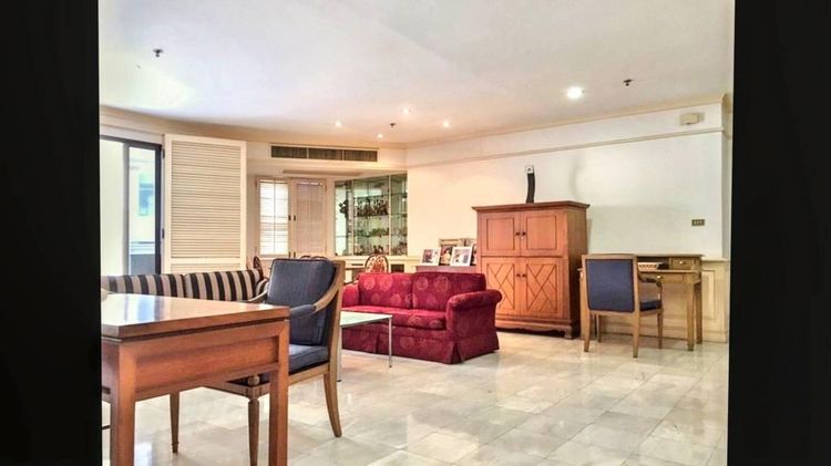 ตกแต่งครบ อื่นๆ 142 ตร.ม. 2 ห้องนอน 2 ห้องน้ำ คอนโดสำหรับ ขายใน คลองตันเหนือ รูปที่ 2