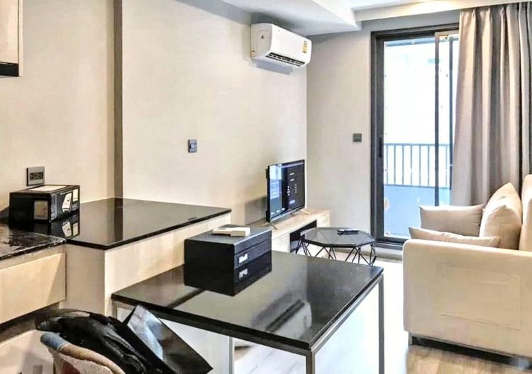 ตกแต่งครบ Major Development 35 ตร.ม. 1 ห้องนอน 1 ห้องน้ำ คอนโดสำหรับ ขายใน ดินแดง รูปที่ 2