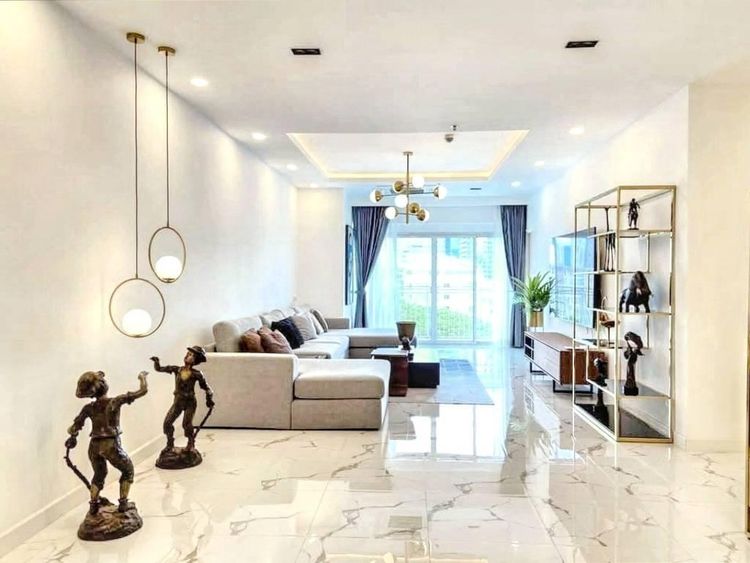 ตกแต่งครบ Noble Development 137 ตร.ม. 2 ห้องนอน 2 ห้องน้ำ คอนโดสำหรับ ขายใน คลองตันเหนือ