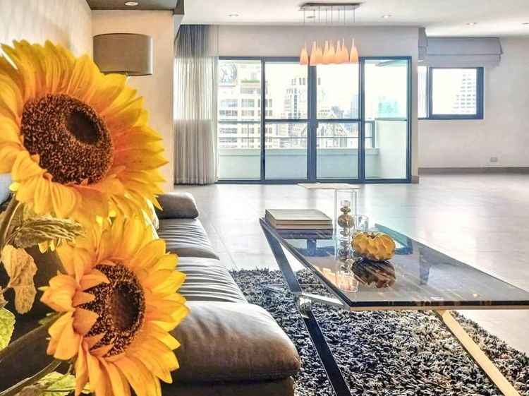 ตกแต่งครบ อื่นๆ 230 ตร.ม. 3 ห้องนอน 3 ห้องน้ำ คอนโดสำหรับ ขายใน ทุ่งมหาเมฆ รูปที่ 3