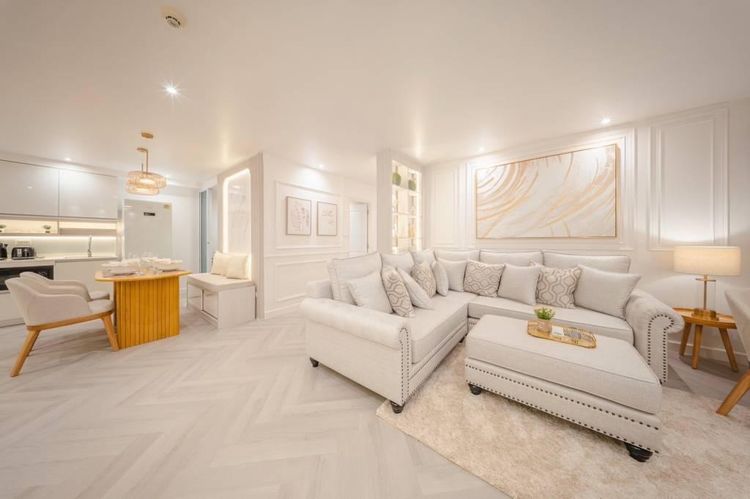 ตกแต่งครบ อื่นๆ 99 ตร.ม. 3 ห้องนอน 3 ห้องน้ำ คอนโดสำหรับ ขายใน ช่องนนทรี รูปที่ 2