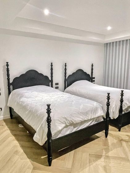 ตกแต่งครบ อื่นๆ 260 ตร.ม. 3 ห้องนอน 3 ห้องน้ำ คอนโดสำหรับ ขายใน คลองตันเหนือ