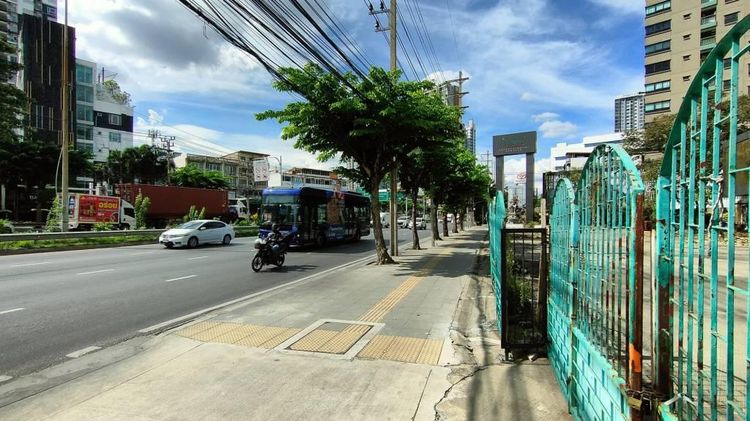 4,500 ตร.ม. อาคารสำหรับ ขายใน บุคคโล รูปที่ 3
