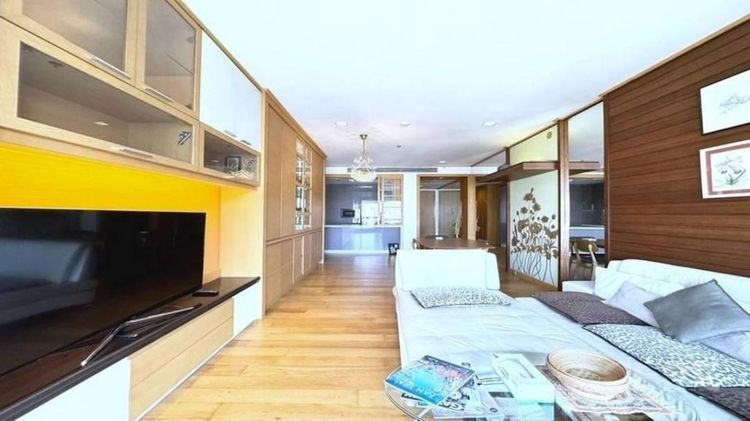 ตกแต่งครบ อื่นๆ 107 ตร.ม. 2 ห้องนอน 2 ห้องน้ำ คอนโดสำหรับ ขายใน คลองตันเหนือ รูปที่ 2