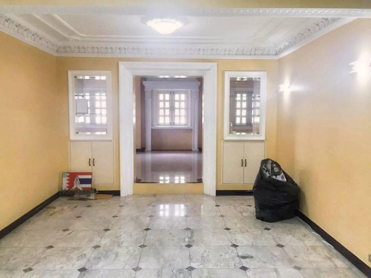 อื่นๆ 260 ตร.ม. 4 ห้องนอน 4 ห้องน้ำ ทาวน์เฮาส์สำหรับ ขายใน ดินแดง รูปที่ 3