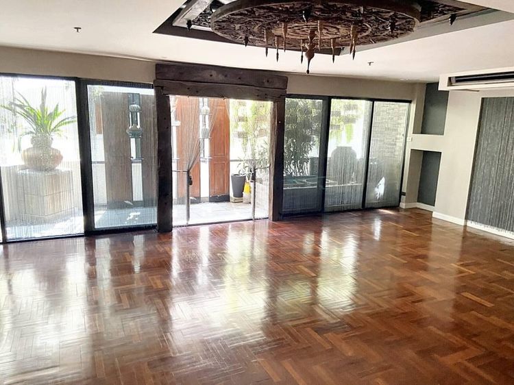 ตกแต่งครบ อื่นๆ 277 ตร.ม. 4 ห้องนอน 4 ห้องน้ำ คอนโดสำหรับ ขายใน ทุ่งมหาเมฆ รูปที่ 2