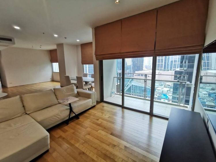 162 ตร.ม. 2 ห้องนอน 2 ห้องน้ำ คอนโดสำหรับ ขายใน คลองเตยเหนือ