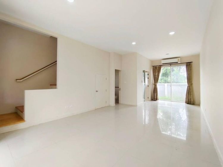 อื่นๆ 180 ตร.ม. 3 ห้องนอน 3 ห้องน้ำ ทาวน์เฮาส์สำหรับ ขายใน หนองบอน รูปที่ 2