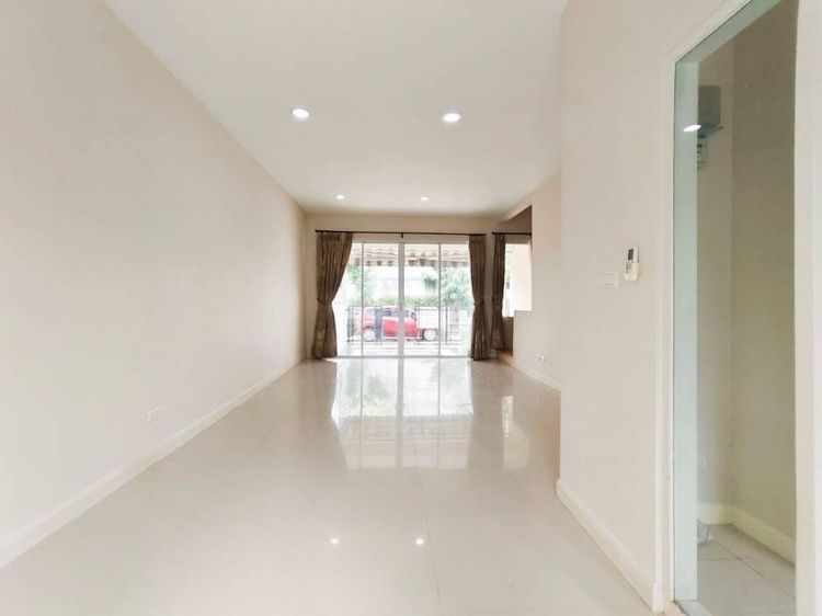 อื่นๆ 180 ตร.ม. 3 ห้องนอน 3 ห้องน้ำ ทาวน์เฮาส์สำหรับ ขายใน หนองบอน