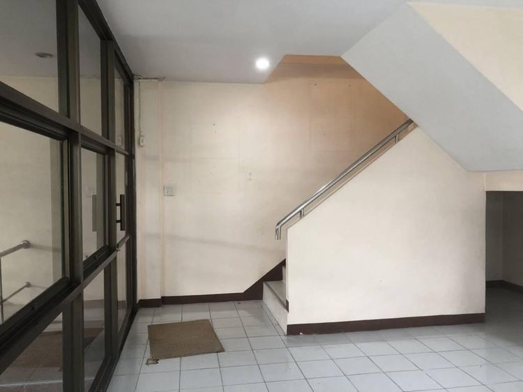 520 ตร.ม. 5 ห้องนอน 6 ห้องน้ำ อาคารสำหรับ ขาย &amp; เช่าใน สามเสนนอก รูปที่ 3