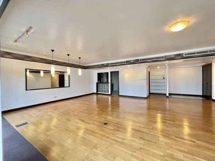 อื่นๆ 318 ตร.ม. 3 ห้องนอน 3 ห้องน้ำ คอนโดสำหรับ ขายใน ลุมพินี รูปที่ 3