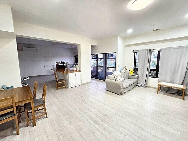 ตกแต่งครบ LPN Development 122 ตร.ม. 3 ห้องนอน 2 ห้องน้ำ คอนโดสำหรับ ขายใน ทุ่งมหาเมฆ รูปที่ 2