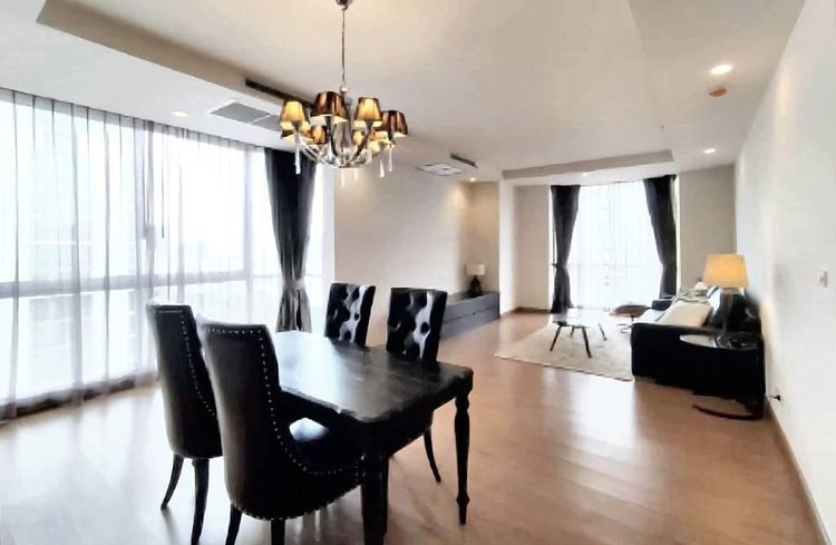 ตกแต่งครบ อื่นๆ 112 ตร.ม. 2 ห้องนอน 2 ห้องน้ำ คอนโดสำหรับ ขายใน ลุมพินี