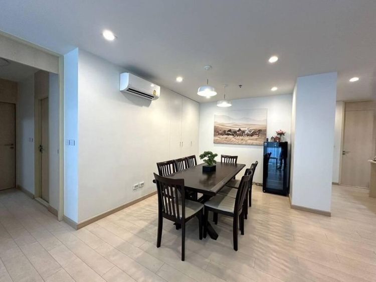 ตกแต่งครบ อื่นๆ 114 ตร.ม. 3 ห้องนอน 2 ห้องน้ำ คอนโดสำหรับ ขายใน สีลม รูปที่ 4