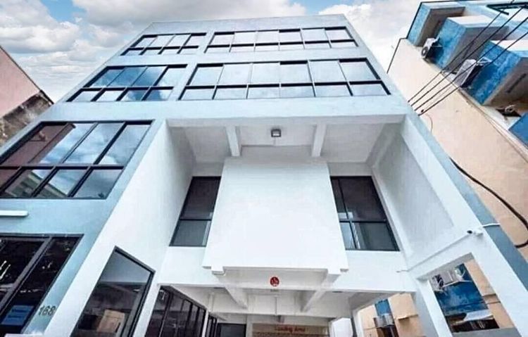 920 ตร.ม. อาคารสำหรับ ขาย &amp; เช่าใน ดินแดง