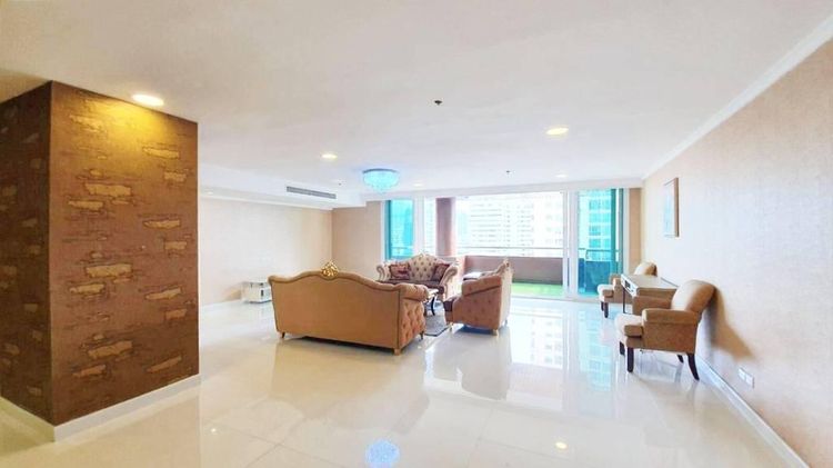 ตกแต่งครบ อื่นๆ 315 ตร.ม. 3 ห้องนอน 4 ห้องน้ำ คอนโดสำหรับ ขาย &amp; เช่าใน คลองตันเหนือ