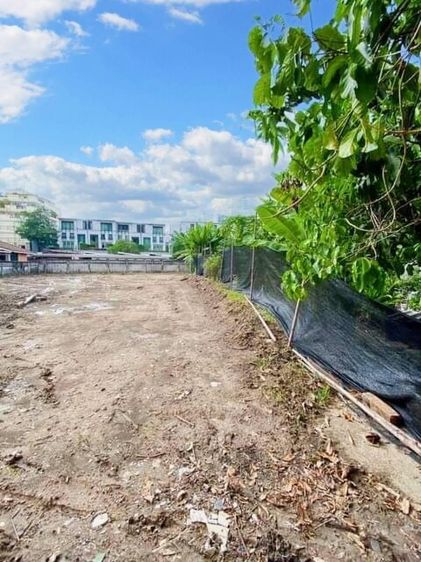 1,408 ตร.ม.ที่ดินสำหรับ ขายใน คลองเตยเหนือ