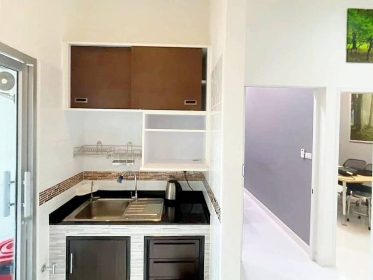 69 ตร.ม. สำนักงานสำหรับ ขาย &amp; เช่าใน สีลม รูปที่ 2