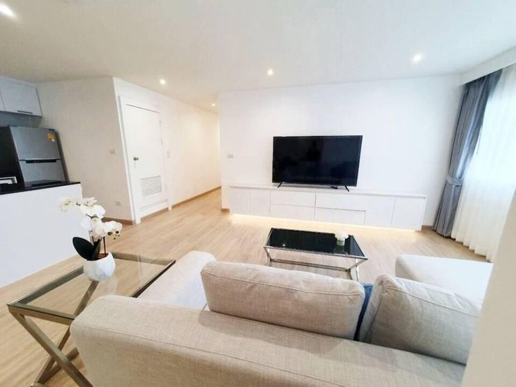 ตกแต่งครบ 2010 อื่นๆ 144 ตร.ม. 2 ห้องนอน 2 ห้องน้ำ คอนโดสำหรับ ขายใน สีลม รูปที่ 2