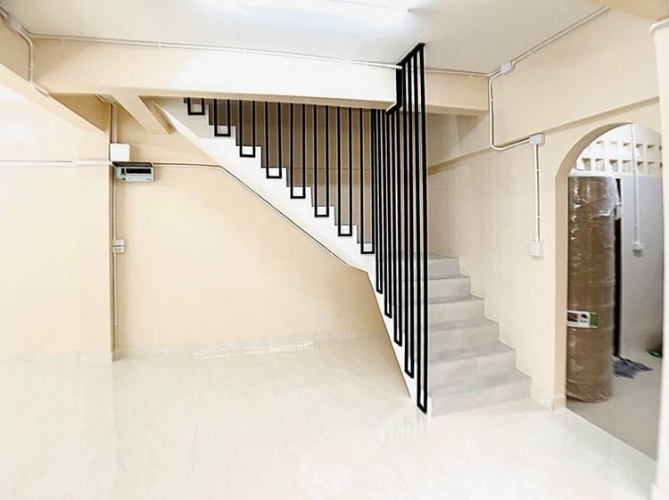 อื่นๆ 180 ตร.ม. 3 ห้องนอน 2 ห้องน้ำ ทาวน์เฮาส์สำหรับ ขายใน บางโคล่ รูปที่ 4