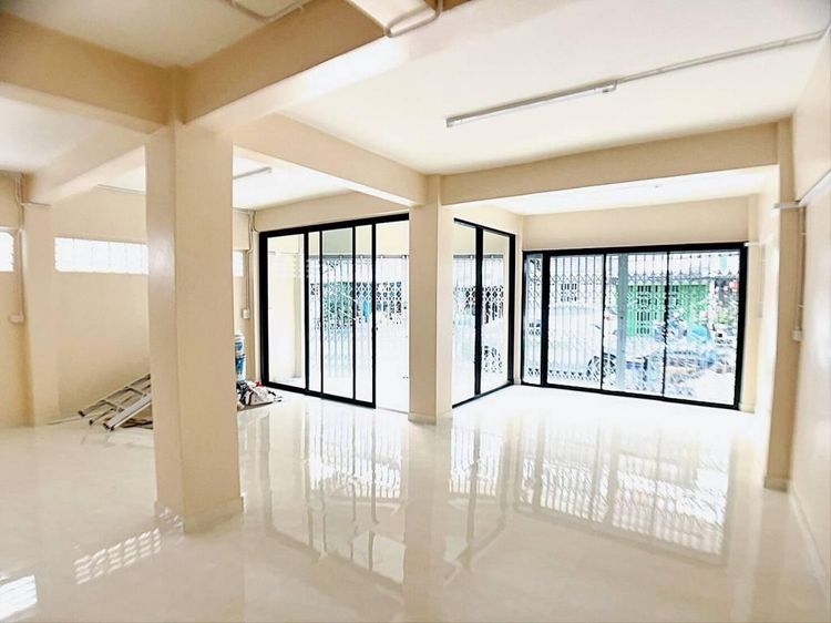 อื่นๆ 180 ตร.ม. 3 ห้องนอน 2 ห้องน้ำ ทาวน์เฮาส์สำหรับ ขายใน บางโคล่ รูปที่ 3
