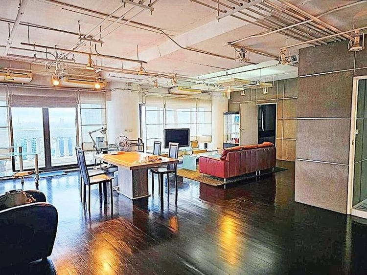 ตกแต่งครบ อื่นๆ 174 ตร.ม. 2 ห้องนอน 1 ห้องน้ำ คอนโดสำหรับ ขายใน สีลม รูปที่ 3