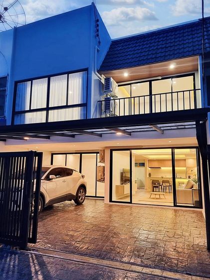 ตกแต่งครบ อื่นๆ 210 ตร.ม. 4 ห้องนอน 3 ห้องน้ำ ทาวน์เฮาส์สำหรับ ขายใน คลองตันเหนือ รูปที่ 2