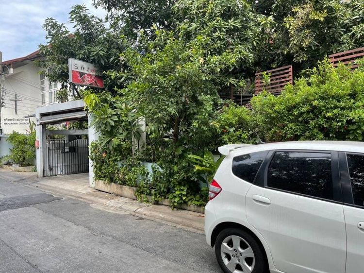 1,760 ตร.ม.ที่ดินสำหรับ ขายใน สามเสนใน