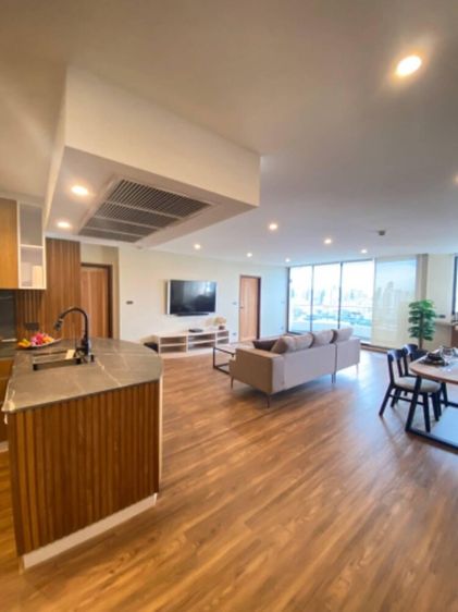 122 ตร.ม. 2 ห้องนอน 2 ห้องน้ำ คอนโดสำหรับ ขายใน คลองตันเหนือ