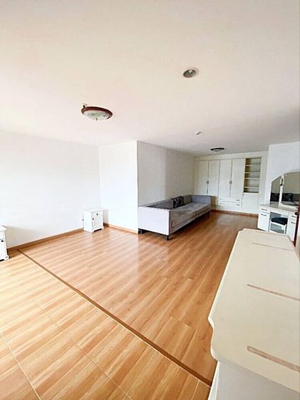 ตกแต่งครบ อื่นๆ 223 ตร.ม. 3 ห้องนอน 3 ห้องน้ำ คอนโดสำหรับ ขายใน คลองตันเหนือ