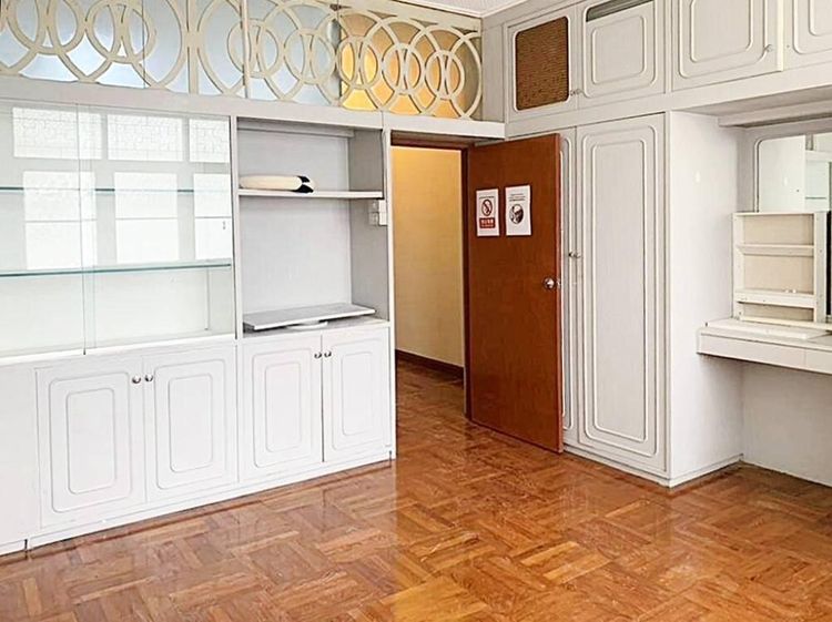 192 ตร.ม. 5 ห้องนอน อาคารสำหรับ ขายใน คลองเตย รูปที่ 4