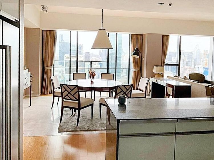 ตกแต่งครบ อื่นๆ 192 ตร.ม. 3 ห้องนอน 4 ห้องน้ำ คอนโดสำหรับ ขายใน ทุ่งมหาเมฆ