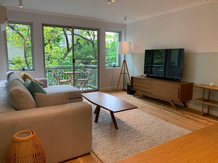 ตกแต่งครบ อื่นๆ 73 ตร.ม. 2 ห้องนอน 1 ห้องน้ำ คอนโดสำหรับ ขายใน คลองเตยเหนือ รูปที่ 2