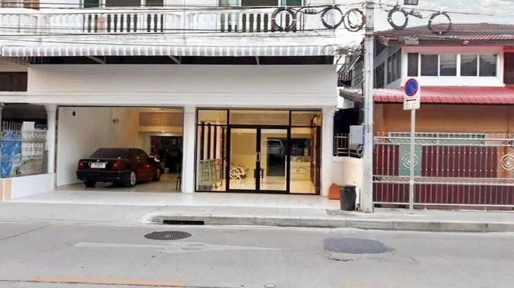 192 ตร.ม. 13 ห้องนอน อาคารสำหรับ ขายใน จันทรเกษม