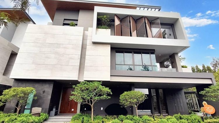 695 ตร.ม. 5 ห้องนอน 7 ห้องน้ำ วิลล่าสำหรับ ขายใน บางนา