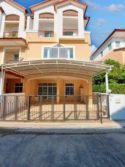 ตกแต่งครบ อื่นๆ 172 ตร.ม. 4 ห้องนอน 4 ห้องน้ำ ทาวน์เฮาส์สำหรับ ขายใน ดอกไม้