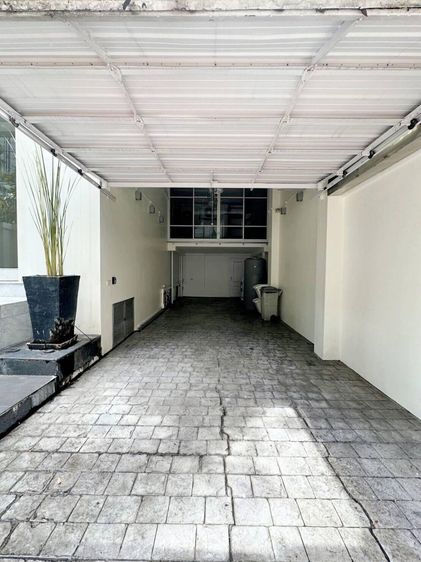 ตกแต่งครบ อื่นๆ 350 ตร.ม. 3 ห้องนอน 4 ห้องน้ำ ทาวน์เฮาส์สำหรับ ขายใน ลุมพินี รูปที่ 3