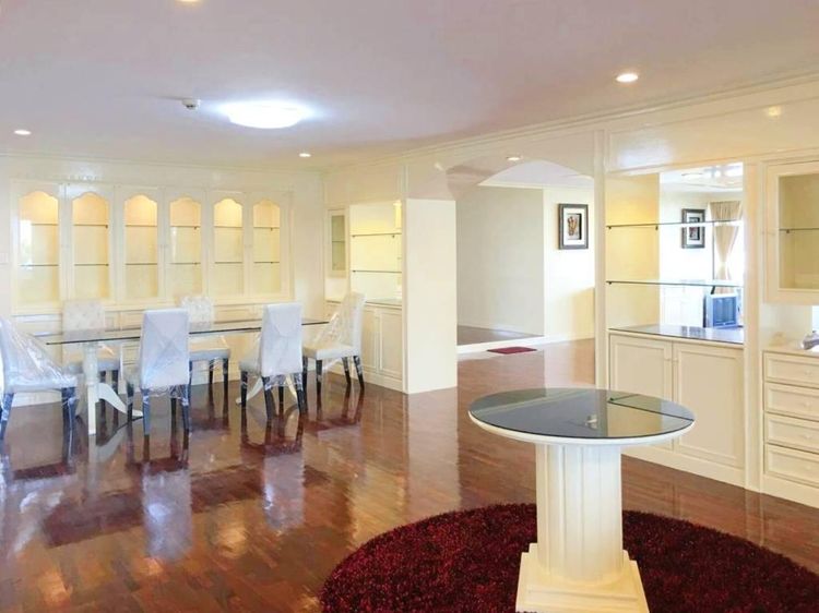 ตกแต่งครบ อื่นๆ 450 ตร.ม. 4 ห้องนอน 5 ห้องน้ำ คอนโดสำหรับ ขายใน คลองเตยเหนือ