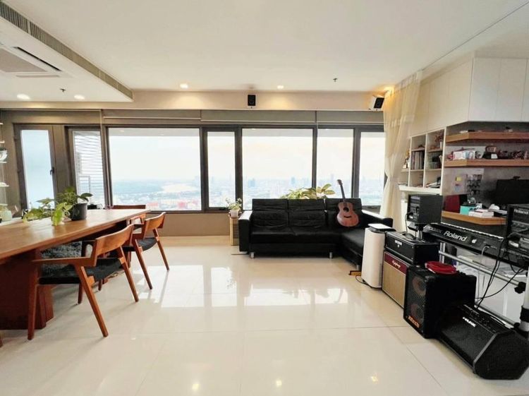 ตกแต่งครบ Narai Property 157 ตร.ม. 3 ห้องนอน 4 ห้องน้ำ คอนโดสำหรับ ขายใน ทุ่งมหาเมฆ รูปที่ 2