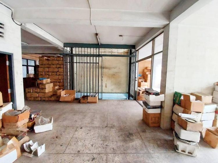 648 ตร.ม. อาคารสำหรับ ขาย &amp; เช่าใน คลองตัน รูปที่ 4