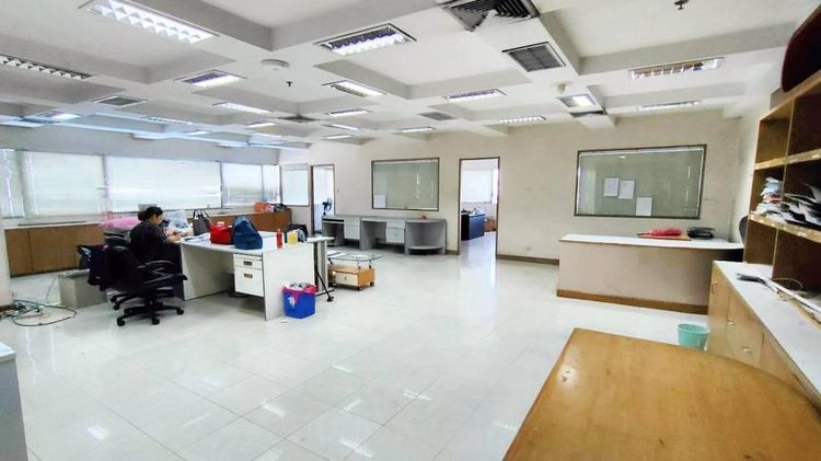 416 ตร.ม. สำนักงานสำหรับ ขาย &amp; เช่าใน คลองเตย