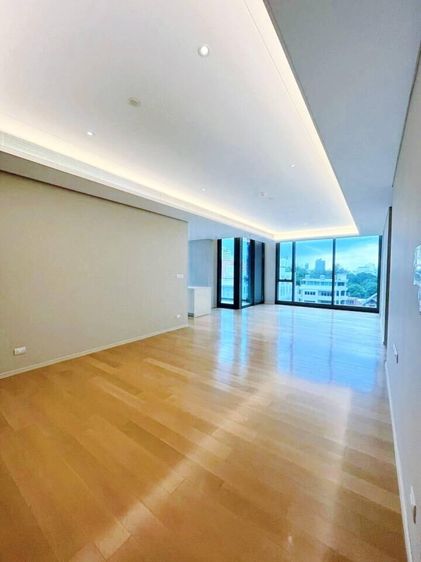 168 ตร.ม. 2 ห้องนอน 2 ห้องน้ำ คอนโดสำหรับ ขายใน ลุมพินี